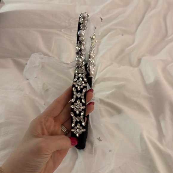 Vera Wang x Disney Minnie Mouse Ears Tiara Headband - Picture 5 of 9